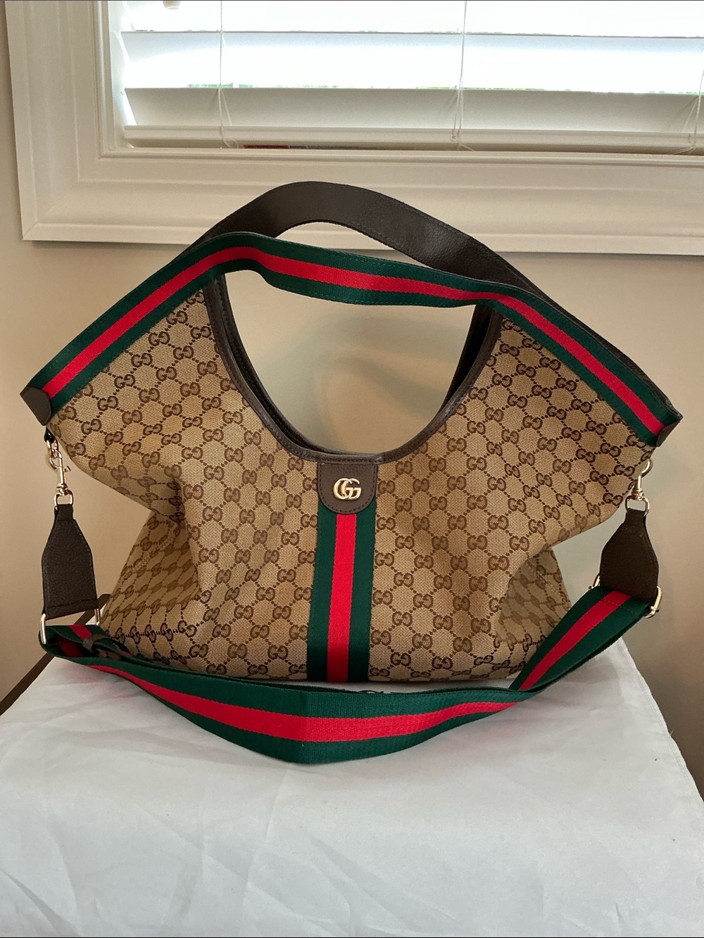 Fashion Beige GG Canvas Tote with Green and Red Web Stripe - Picture 8 of 10